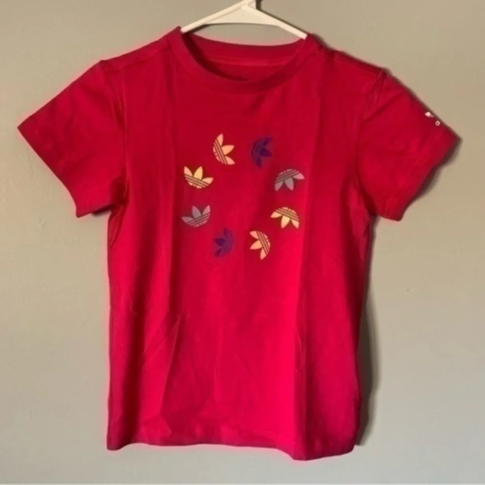 NWT. ADIDAS Originals Kids' Adicolor Tee